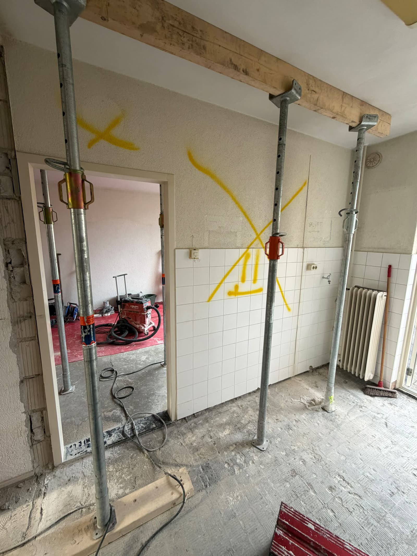 Marks on the kitchen wall: what goes and what stays